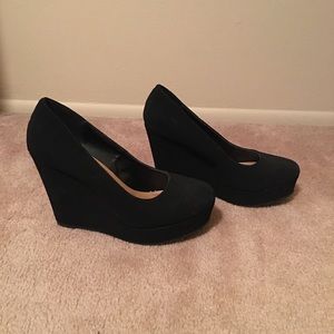 Black wedge shoes